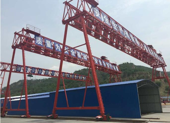 路橋門式起重機的運行速度和哪些因素有關？